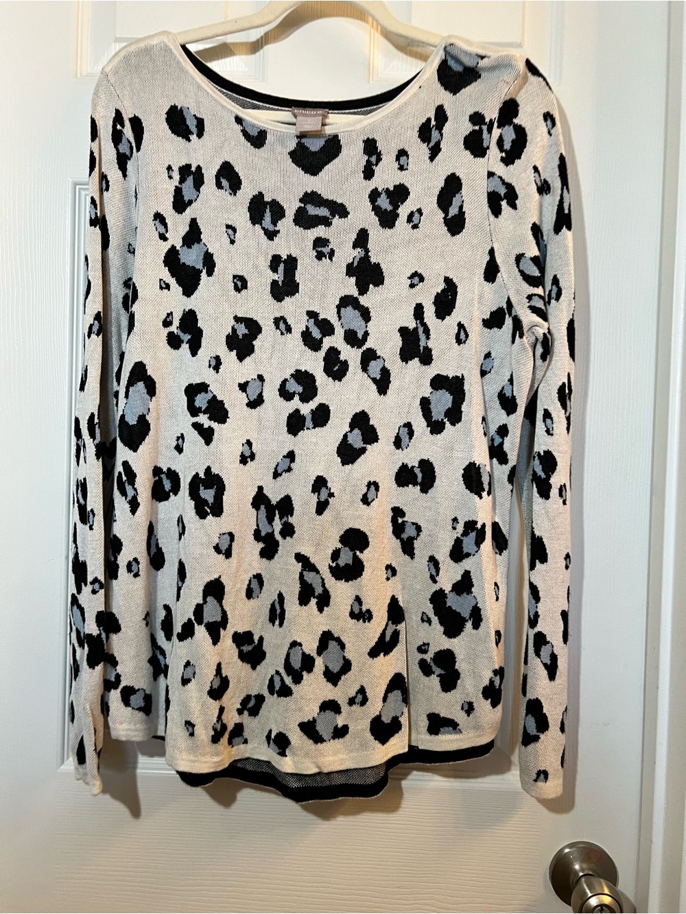 🦋 Chico's Cream Leopard-Print Scoop Neck Sweater size 2 or large
